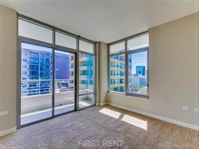 Building Photo - 425 W Beech St