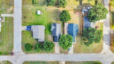 Building Photo - 1610 7th St