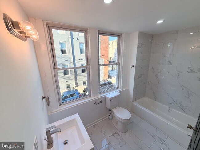 Building Photo - 1621 N 33rd St