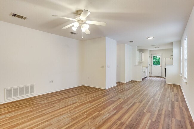 Building Photo - 1505 Strickland Dr