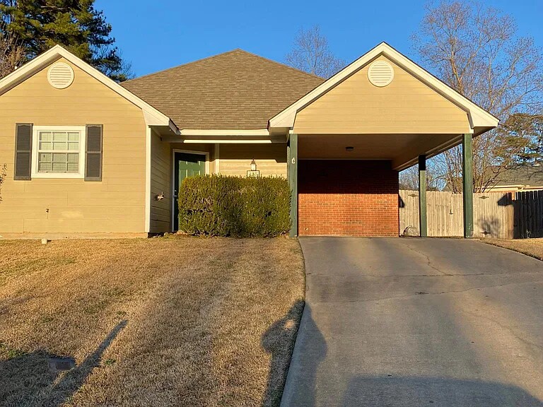 Primary Photo - 108 Cardinal Ln