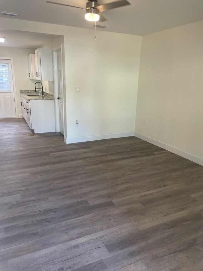 Foto del edificio - 7905 N Mulberry St