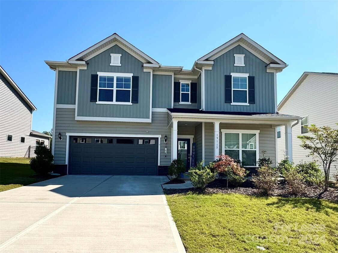 Foto principal - 19113 Yellow Birch Dr