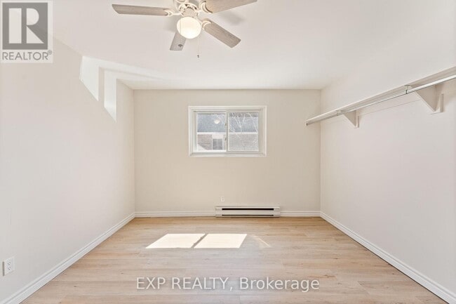 Building Photo - 10 Kings Ct