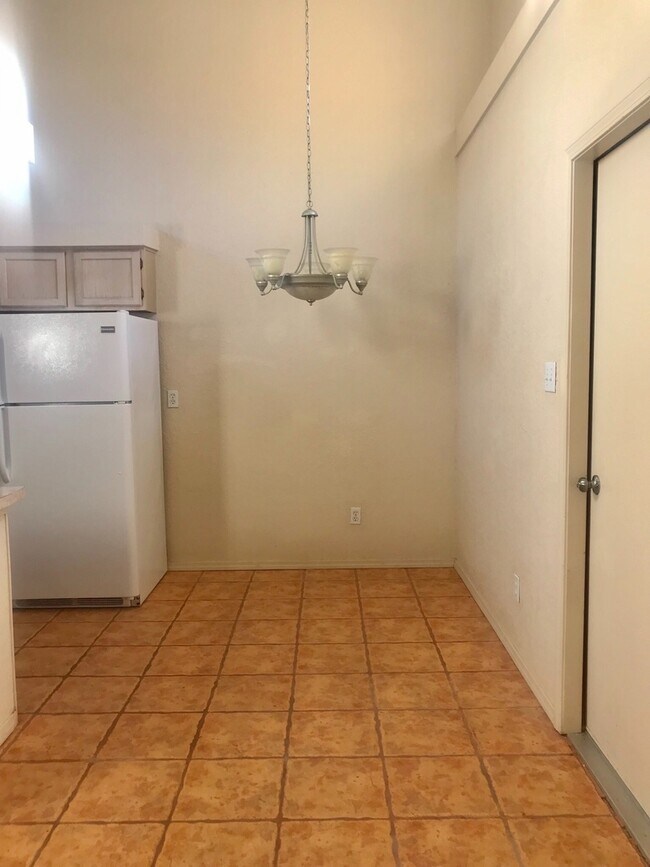 Building Photo - Adorable Townhome available for rent in th...