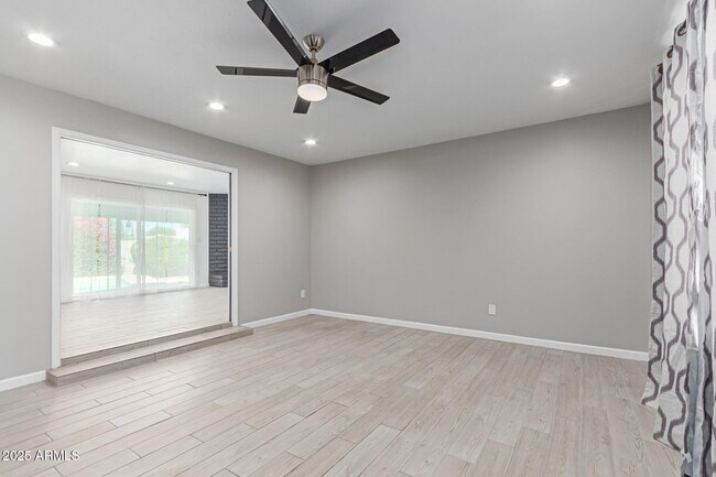Foto del edificio - 6818 N 22nd Pl