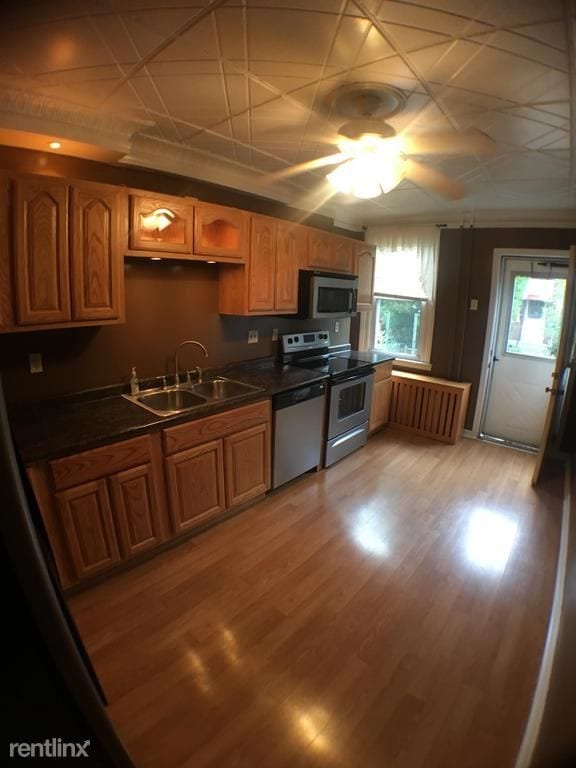 Primary Photo - 4041 Cabinet St