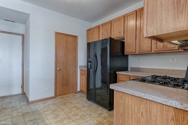 Building Photo - 2 br, 1 bath House - 605 Springbrook Trl N