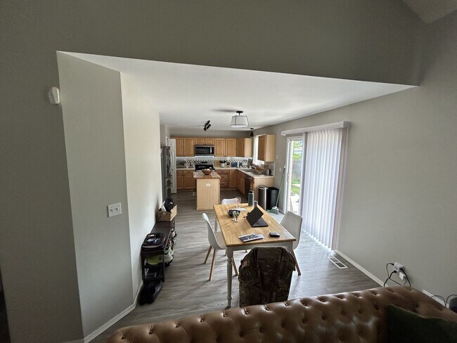 Foto del edificio - 4115 Brush Creek Rd