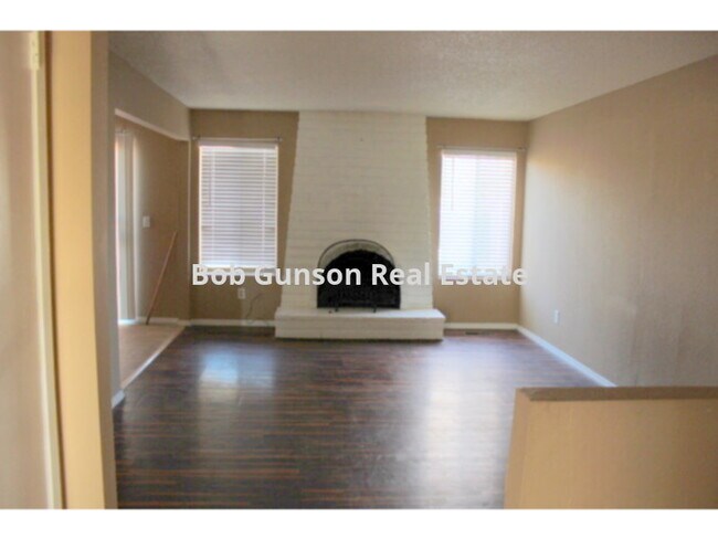 Foto del edificio - 4 Bedrooms