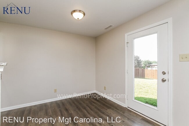 Building Photo - 3 br, 2.5 bath House - 125 Valencia Lane