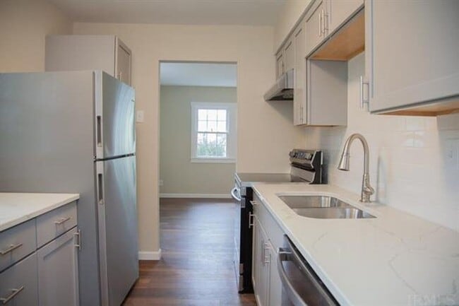 Building Photo - 2301 Herbert Ave