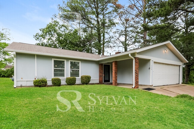 Building Photo - Discover Spacious Comfort & Fun