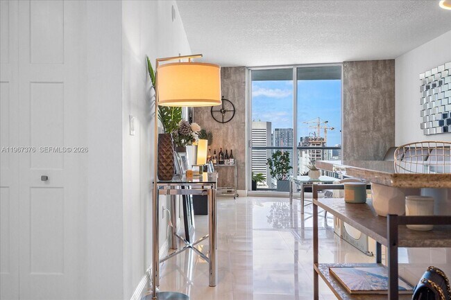 Foto del edificio - 185 SW 7th St