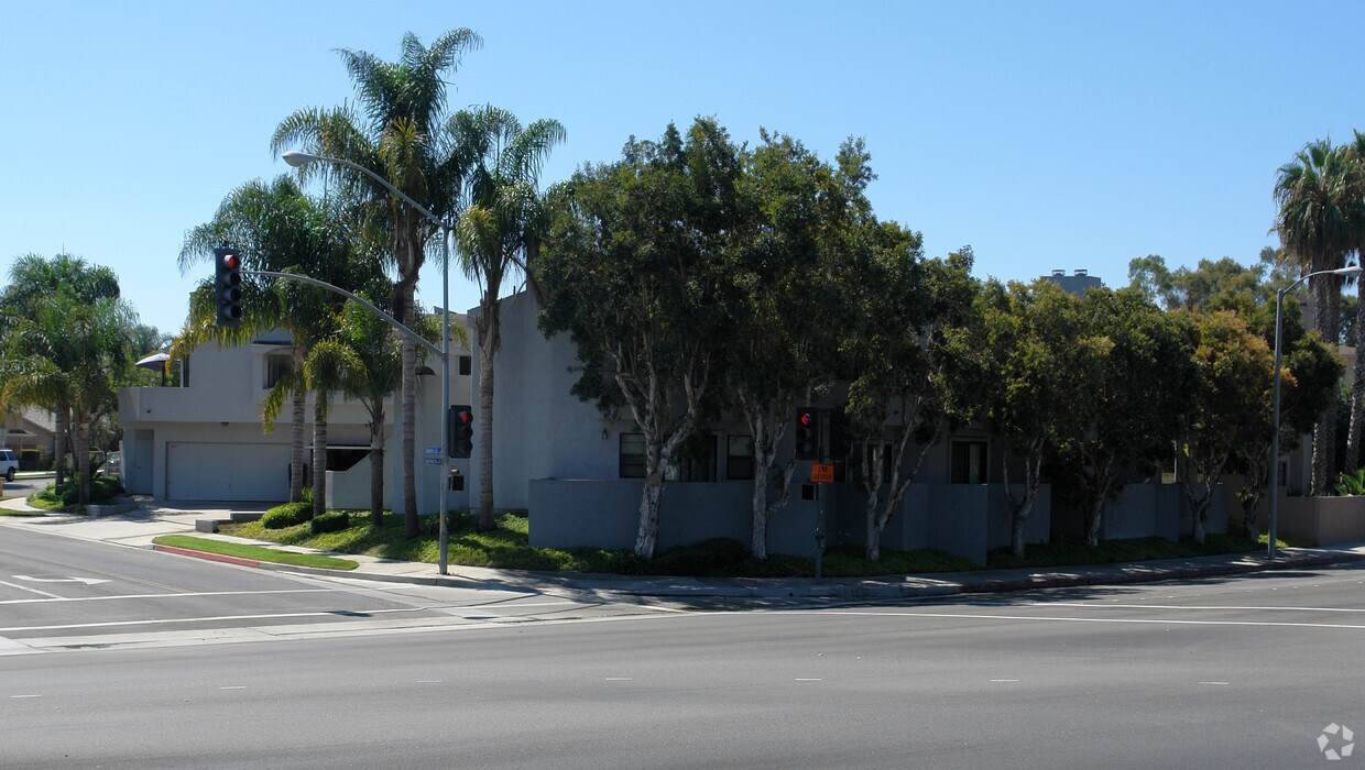 Building Photo - 17051 Sandra Lee St