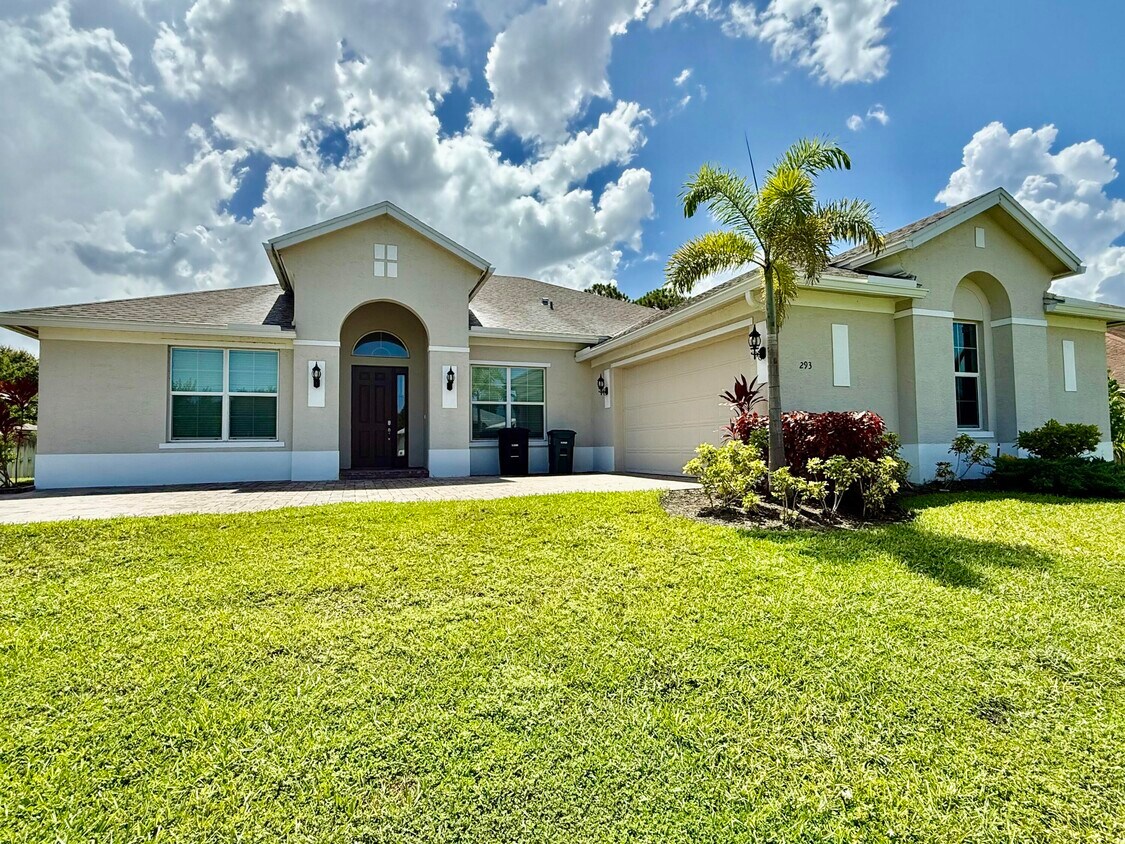 Primary Photo - 293 SW Ridgecrest Dr