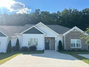 Building Photo - 436 NE Bellingham Dr