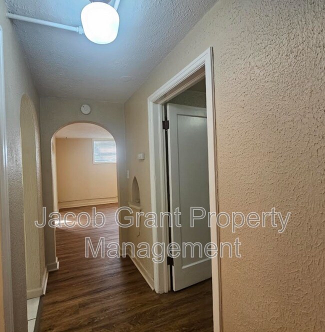 Foto del edificio - 1020 Lake Ave