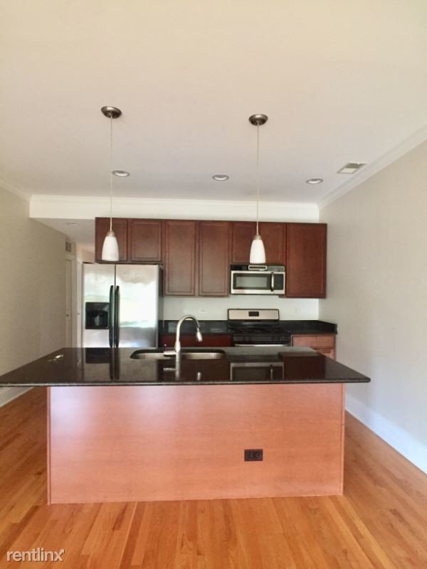 Primary Photo - 2 br, 2 bath Apartment - 906 Reba Pl 3 Unit 3