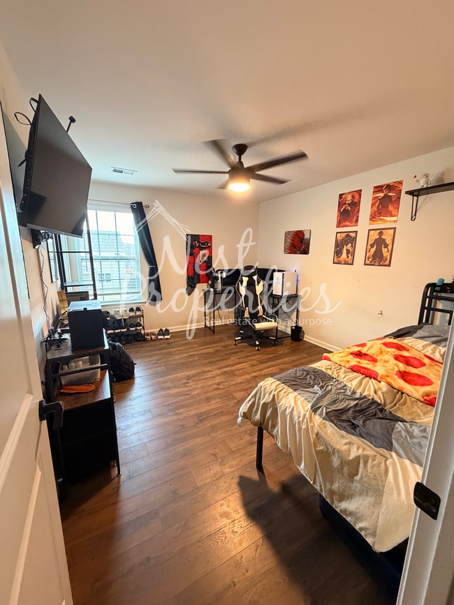 Building Photo - 413 Pine Log Run