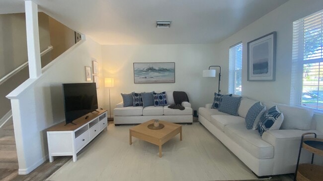 Foto del edificio - Prime Sarasota Seasonal Rental — Lakeside Mediterranean Gem