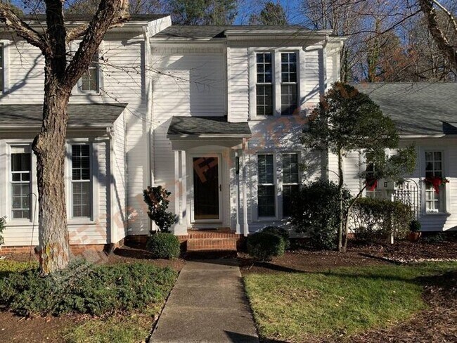 Foto del edificio - Charming 2-Story 2 BR Townhome @ Paxton To...