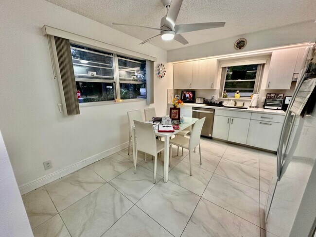 Building Photo - 1801 Eleuthera Point