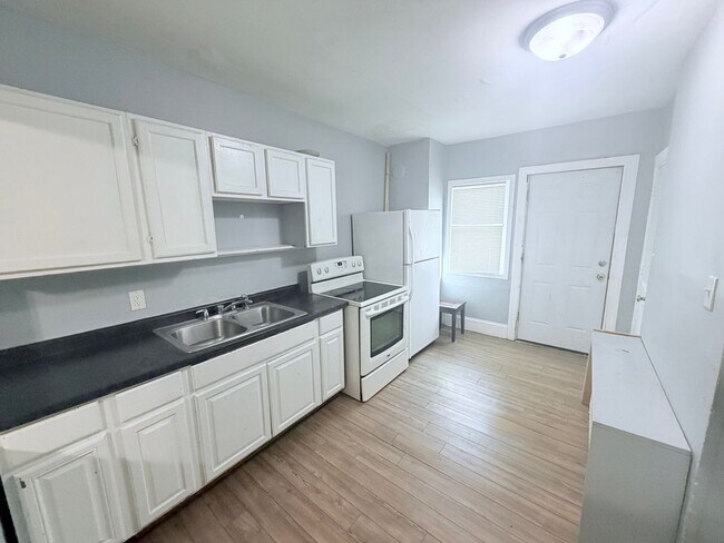 Foto del edificio - 1056 3rd St E