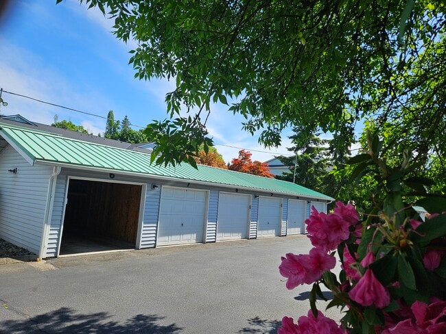 Building Photo - 18621 Blueberry Ln