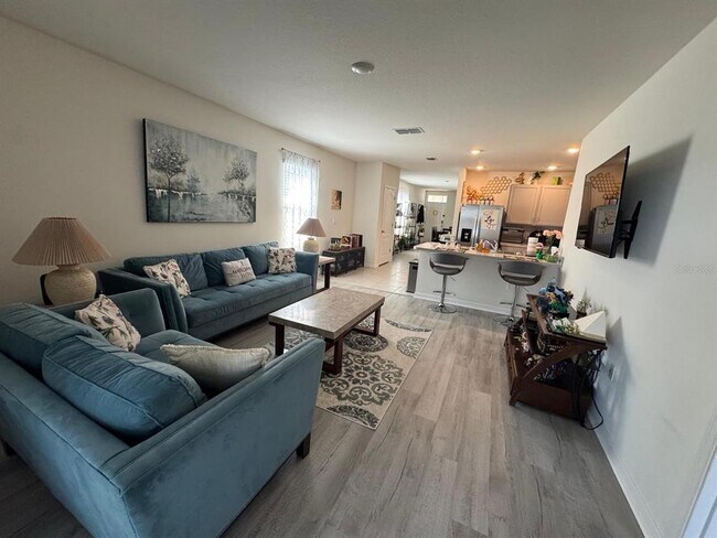 Building Photo - 916 August Sky Dr