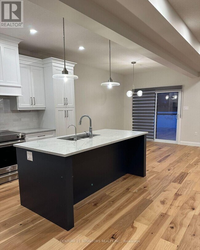 Photo du bâtiment - 32 Walker Rd