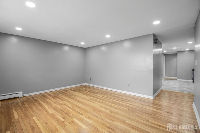 Building Photo - 360 Cator Ave