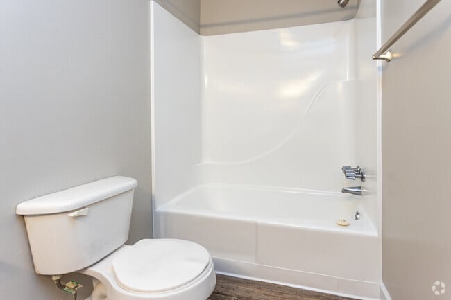2 BR, 2 BA - 1175 PIES2 - Meadowood Apartments