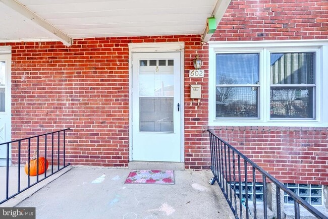 Building Photo - 602 Aldworth Rd