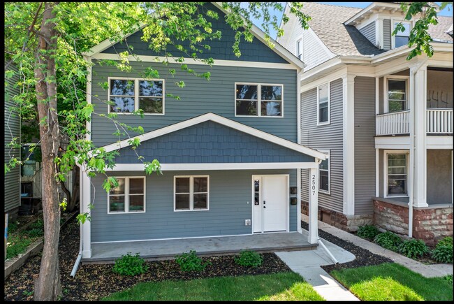 Foto del edificio - 2507 1st Ave S