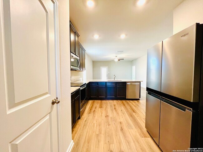 Foto del edificio - 9210 Foxing Blf