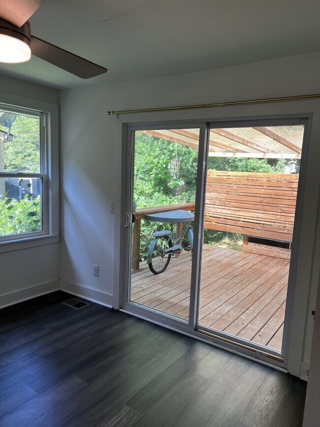 Building Photo - 1106 Pennock Ave