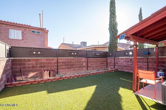 Foto del edificio - 11050 Breeze Ct