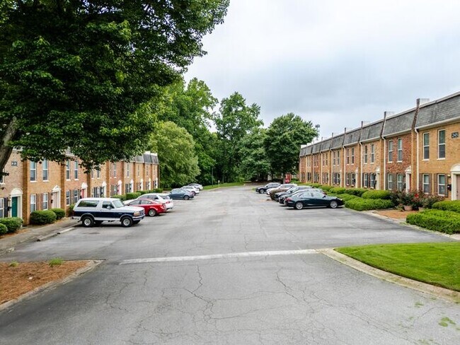 Building Photo - 255 Winding River Dr