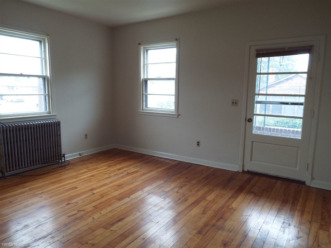 335 Spruce St Unit 5, Middletown, PA 17057 Room for Rent in