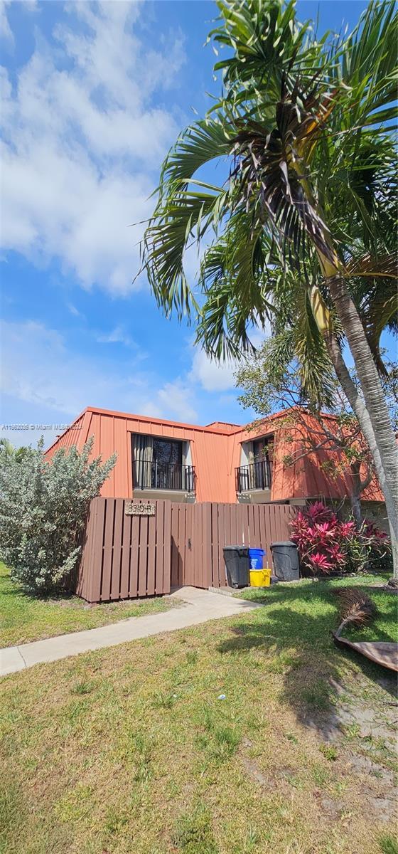 Foto del edificio - 3310 Meridian Way N