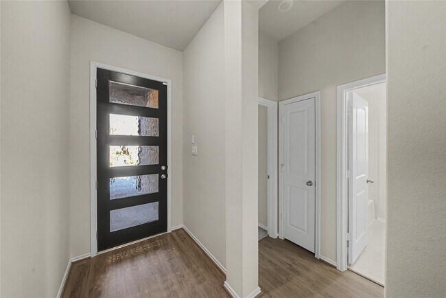 Building Photo - 1207 Carswell Grove Dr