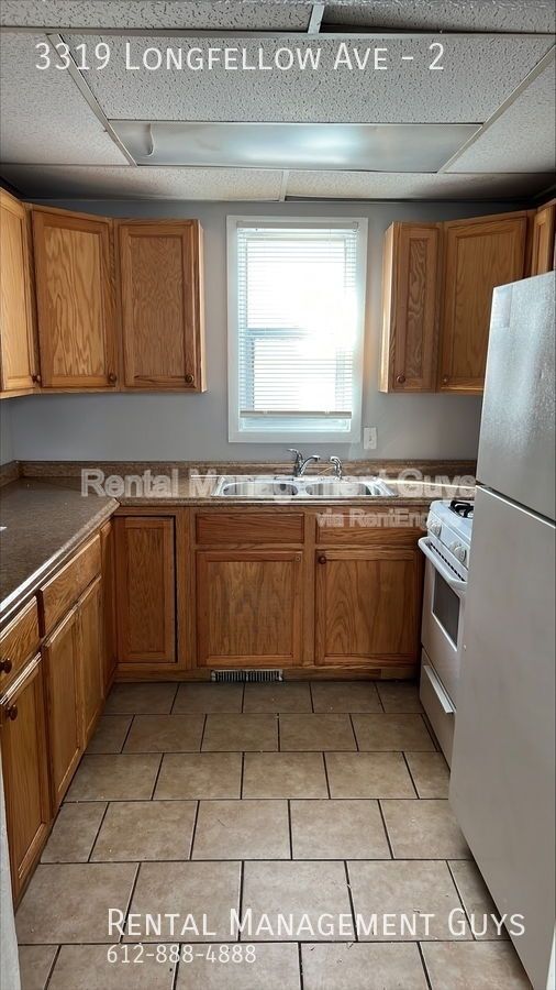 Building Photo - 3319 Longfellow Ave