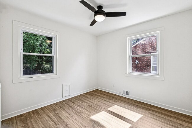 Foto del edificio - 674 Brandywine St SE