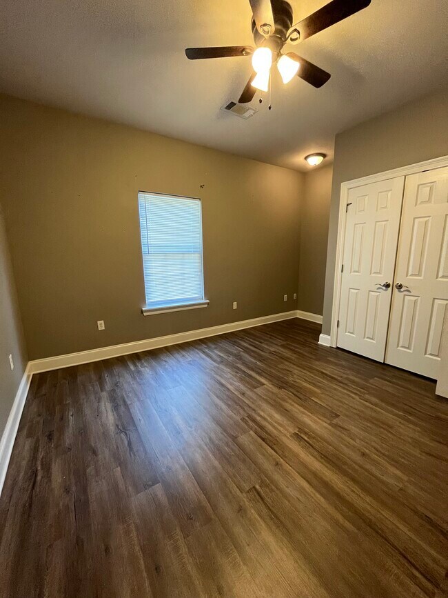 Foto del edificio - 14549 Honeysuckle St