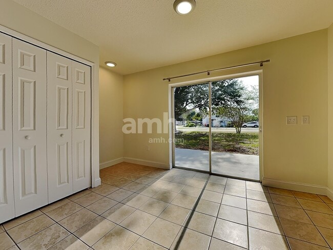 Building Photo - 1019 Brenton Leaf Dr