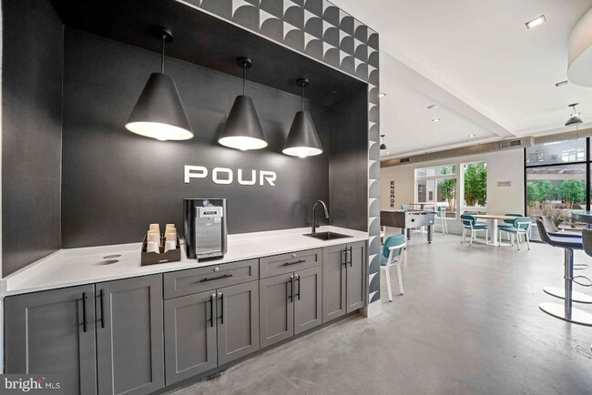 Foto del edificio - 723 Wheatland St