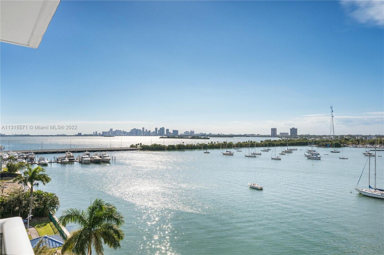 7928 West Dr Unit 711, North Bay Village, FL 33141 Condo for Rent in