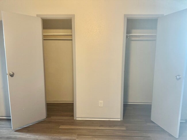 Building Photo - 1005 Spooner St