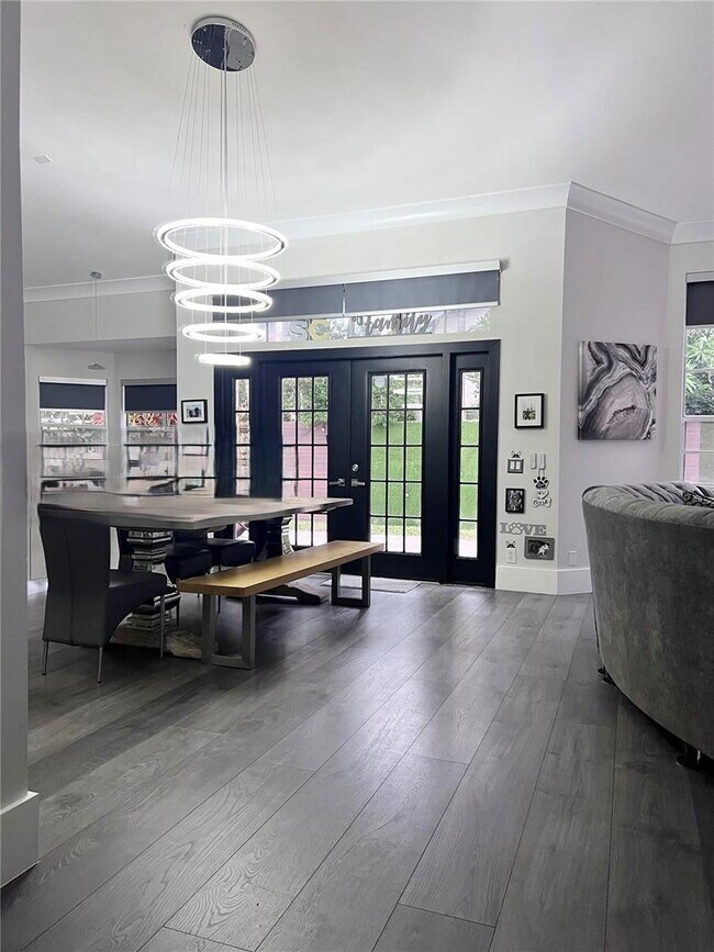 Foto del edificio - 1371 Bayview Cir